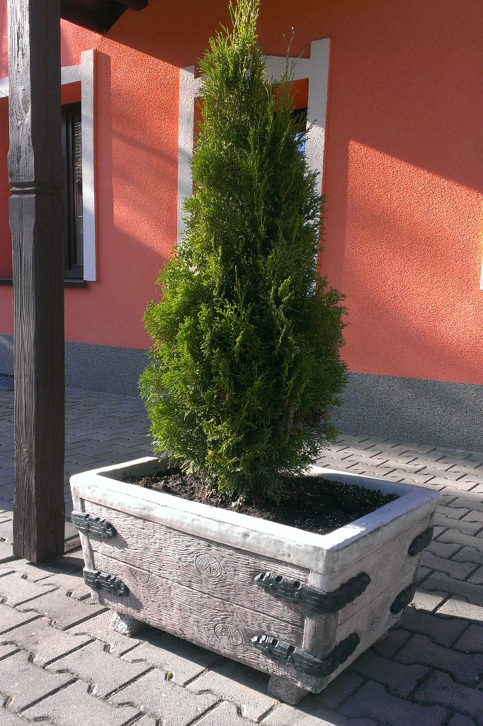 Betónový koryto na kvetináč DB120/D840